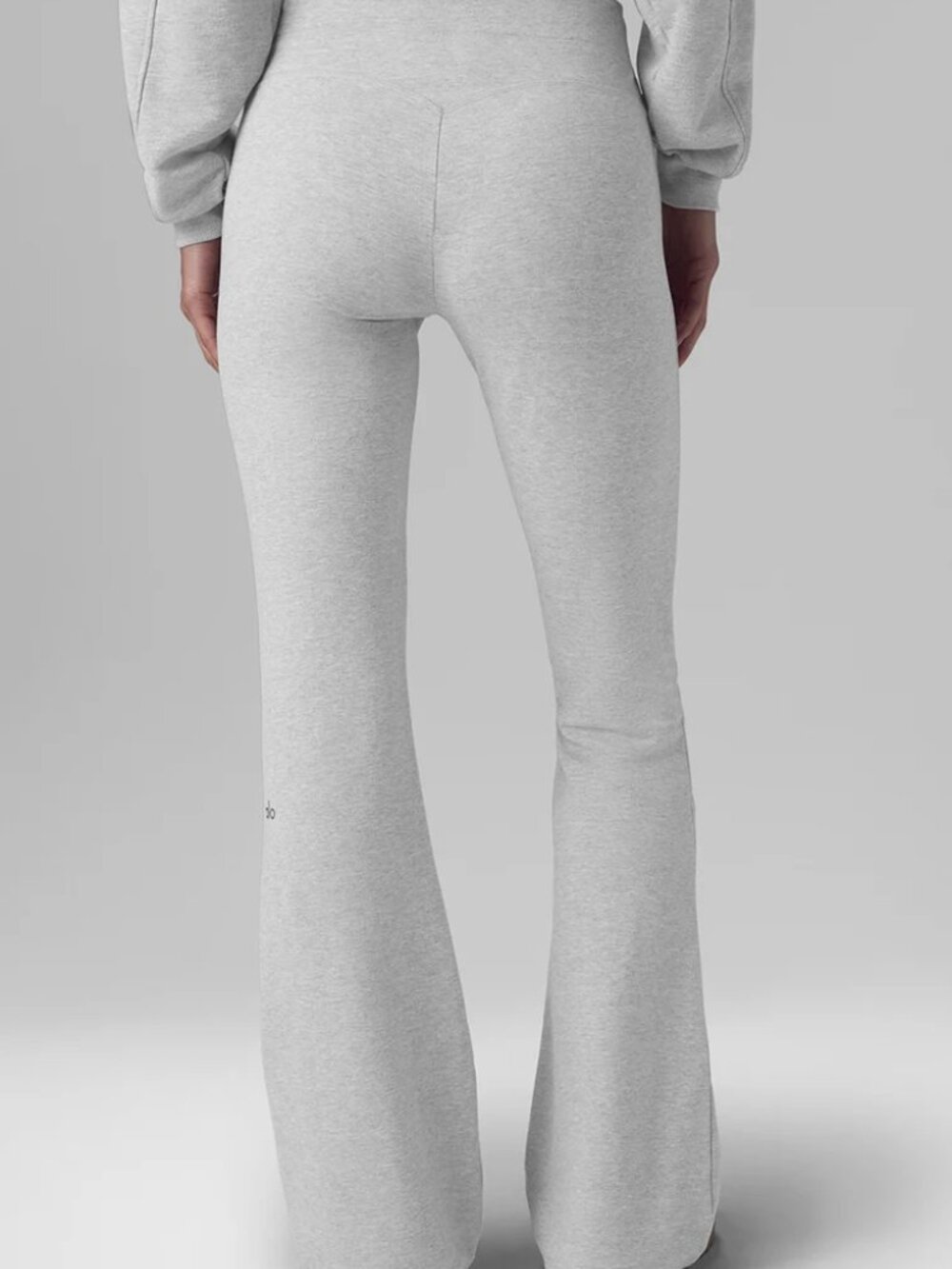 NWT 💌Alo Sway Bootcut Sweatpant Heather Grey Women's Leg-Lengthenin - Picture 7 of 10